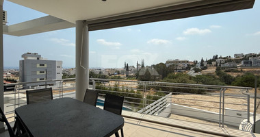 FOR SALE THREE BEDROOM GROUND FLOOR APARTMENT WITH GARDEN AND COMMUNAL SWIMMING POOL.