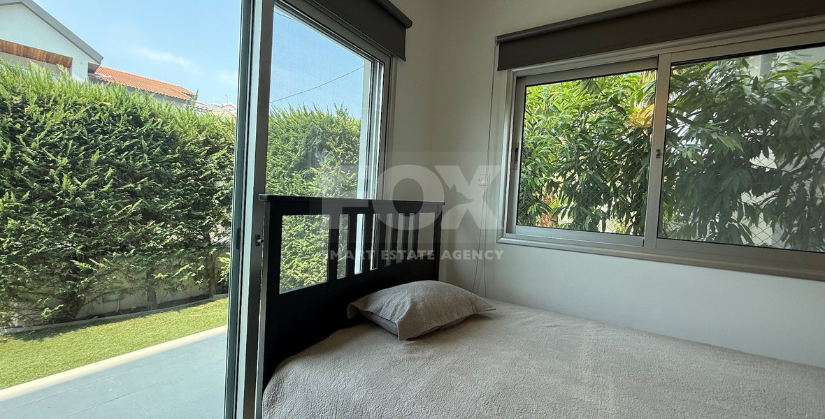 FOR SALE THREE BEDROOM GROUND FLOOR APARTMENT WITH GARDEN AND COMMUNAL SWIMMING POOL.