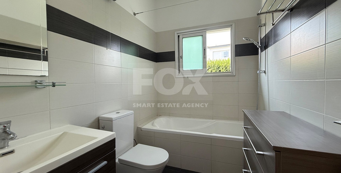 FOR SALE THREE BEDROOM GROUND FLOOR APARTMENT WITH GARDEN AND COMMUNAL SWIMMING POOL.
