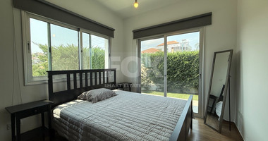 FOR SALE THREE BEDROOM GROUND FLOOR APARTMENT WITH GARDEN AND COMMUNAL SWIMMING POOL.