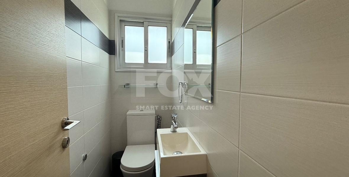 FOR SALE THREE BEDROOM GROUND FLOOR APARTMENT WITH GARDEN AND COMMUNAL SWIMMING POOL.
