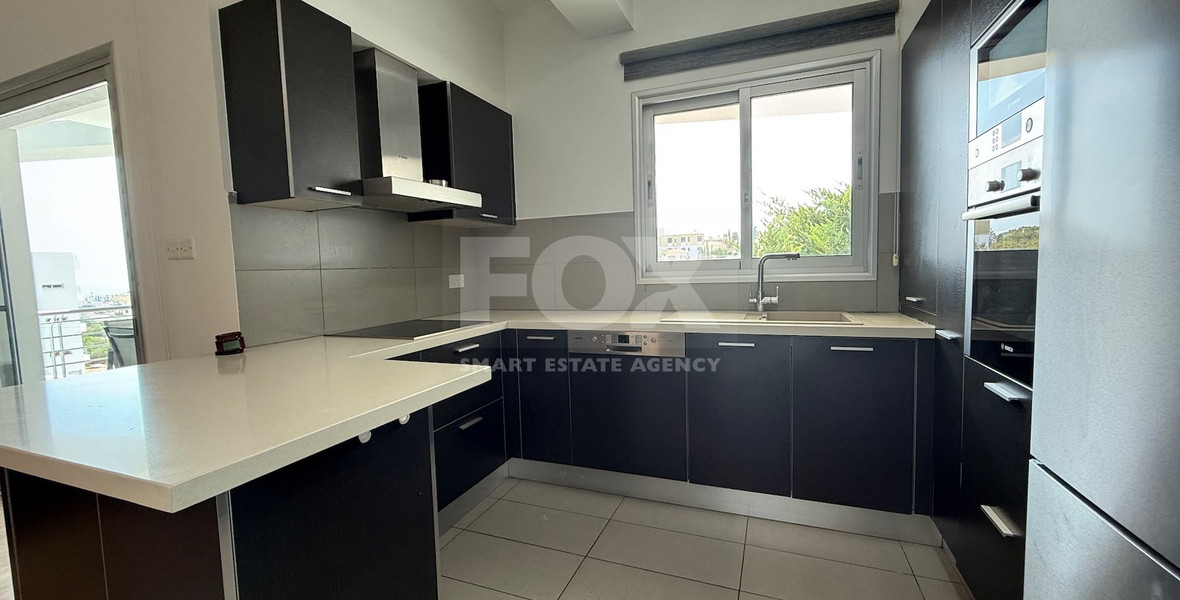 FOR SALE THREE BEDROOM GROUND FLOOR APARTMENT WITH GARDEN AND COMMUNAL SWIMMING POOL.