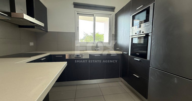 FOR SALE THREE BEDROOM GROUND FLOOR APARTMENT WITH GARDEN AND COMMUNAL SWIMMING POOL.