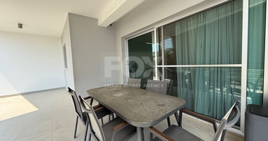 FOR SALE THREE BEDROOM GROUND FLOOR APARTMENT WITH GARDEN AND COMMUNAL SWIMMING POOL.