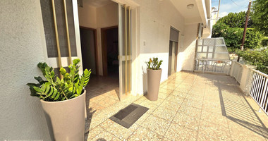 Three bedroom semi detached house 300m from the sea for rent in Neapoli