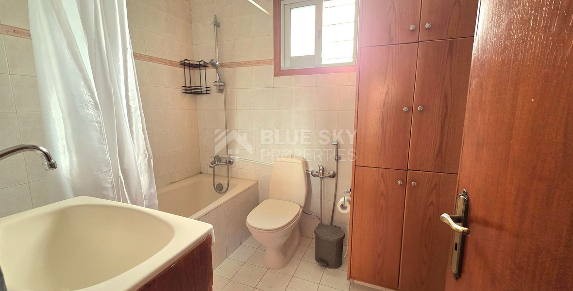 Three bedroom semi detached house 300m from the sea for rent in Neapoli