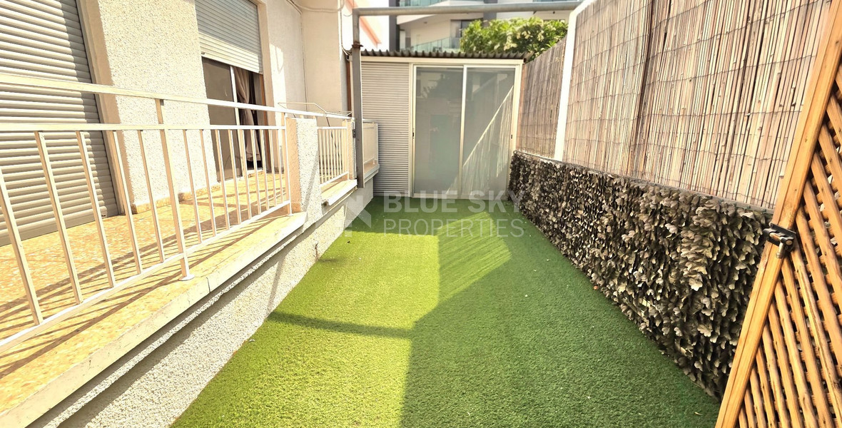 Three bedroom semi detached house 300m from the sea for rent in Neapoli