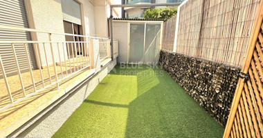 Three bedroom semi detached house 300m from the sea for rent in Neapoli