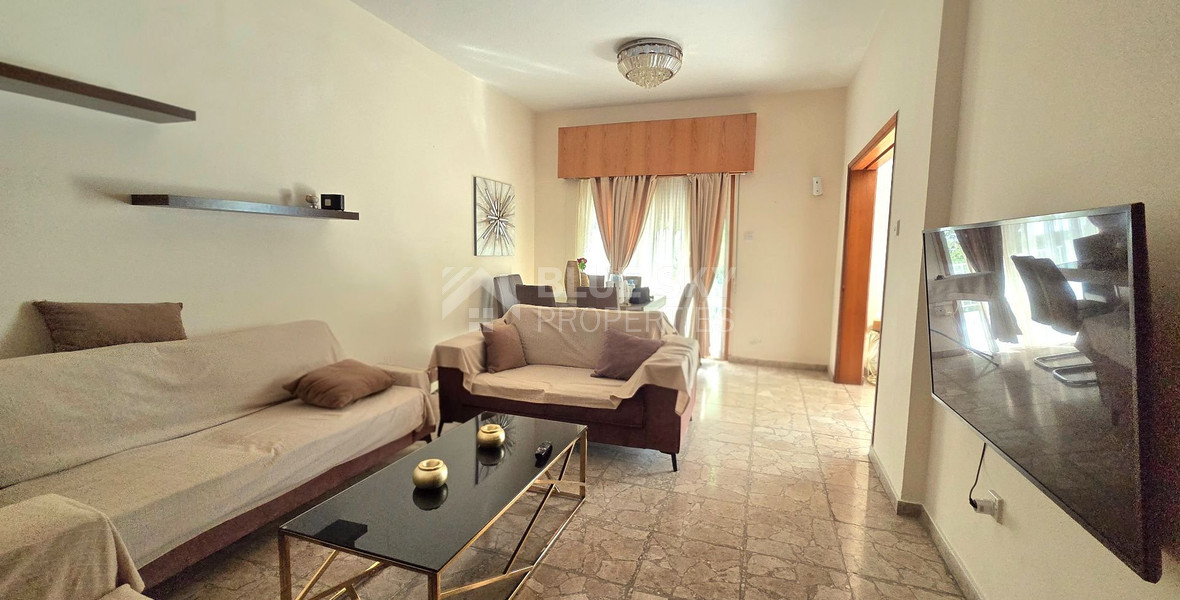 Three bedroom semi detached house 300m from the sea for rent in Neapoli