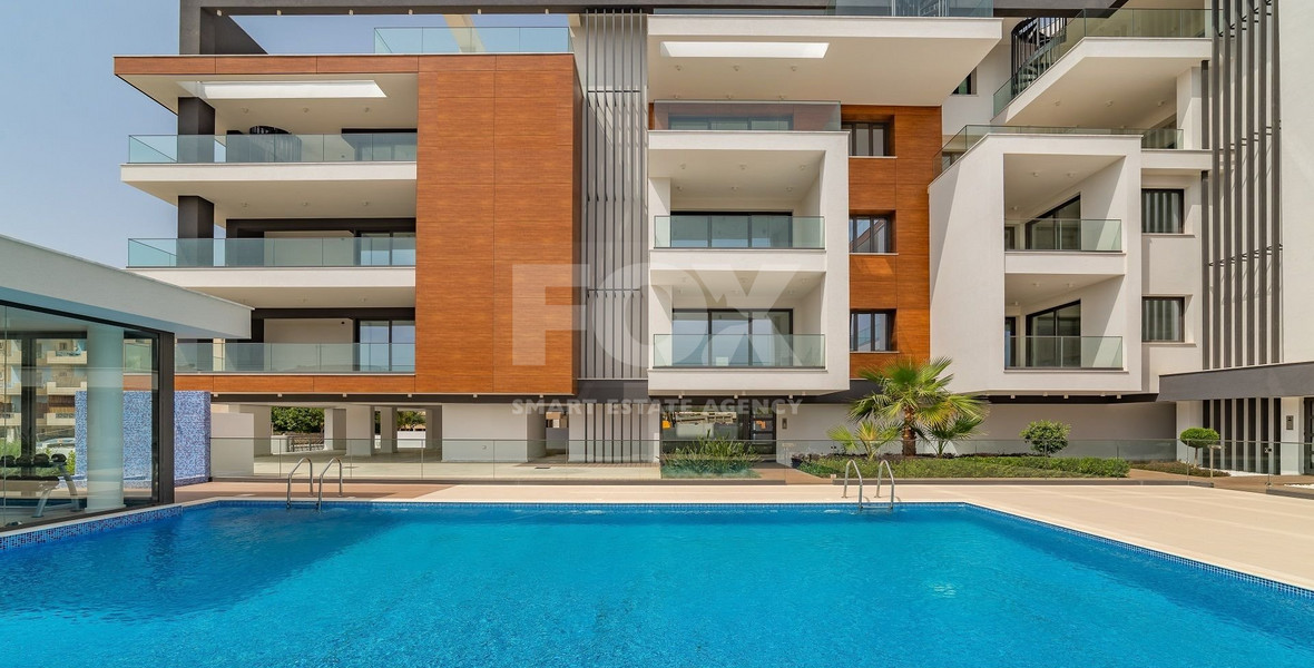 Luxury 3 bedroom penthouse with Roof Garden  and private pool for sale in Potamos Germasogeias, Limassol