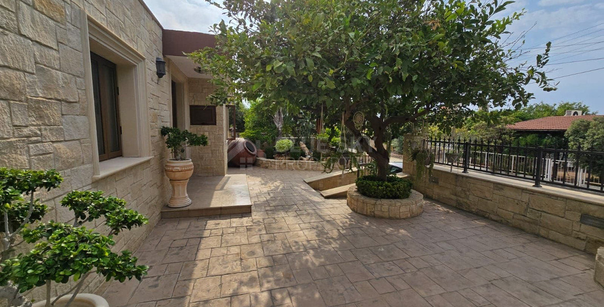 Fully Furnished Three Bedroom House In Agios Athanasios For Rent