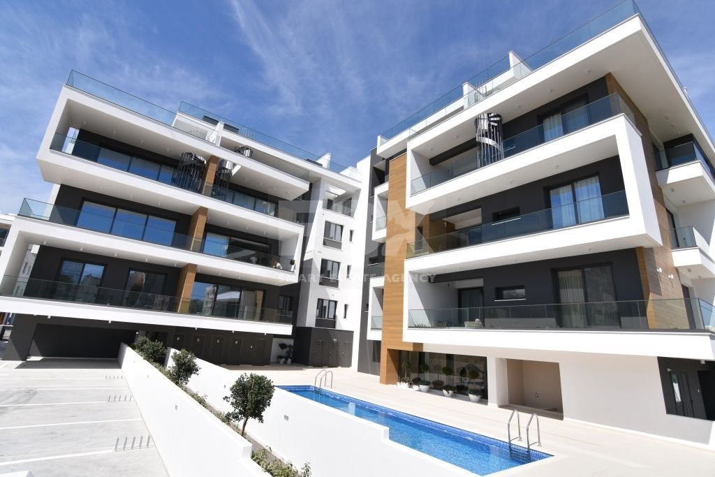 Four bedroom penthouse with private pool for sale in Potamos Germasogeias, Limassol