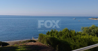 FOR RENT UNFURNISHED THREE BEDROOM TOWN HOUSE OPPOSITE THE SEA OFFERING PANORAMIC VIEWS.
