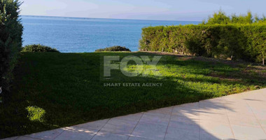 FOR RENT UNFURNISHED THREE BEDROOM TOWN HOUSE OPPOSITE THE SEA OFFERING PANORAMIC VIEWS.