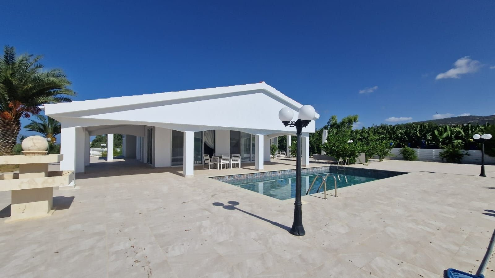 Mieszkanie 4 pokoi 244 m² Peyia, Cypr