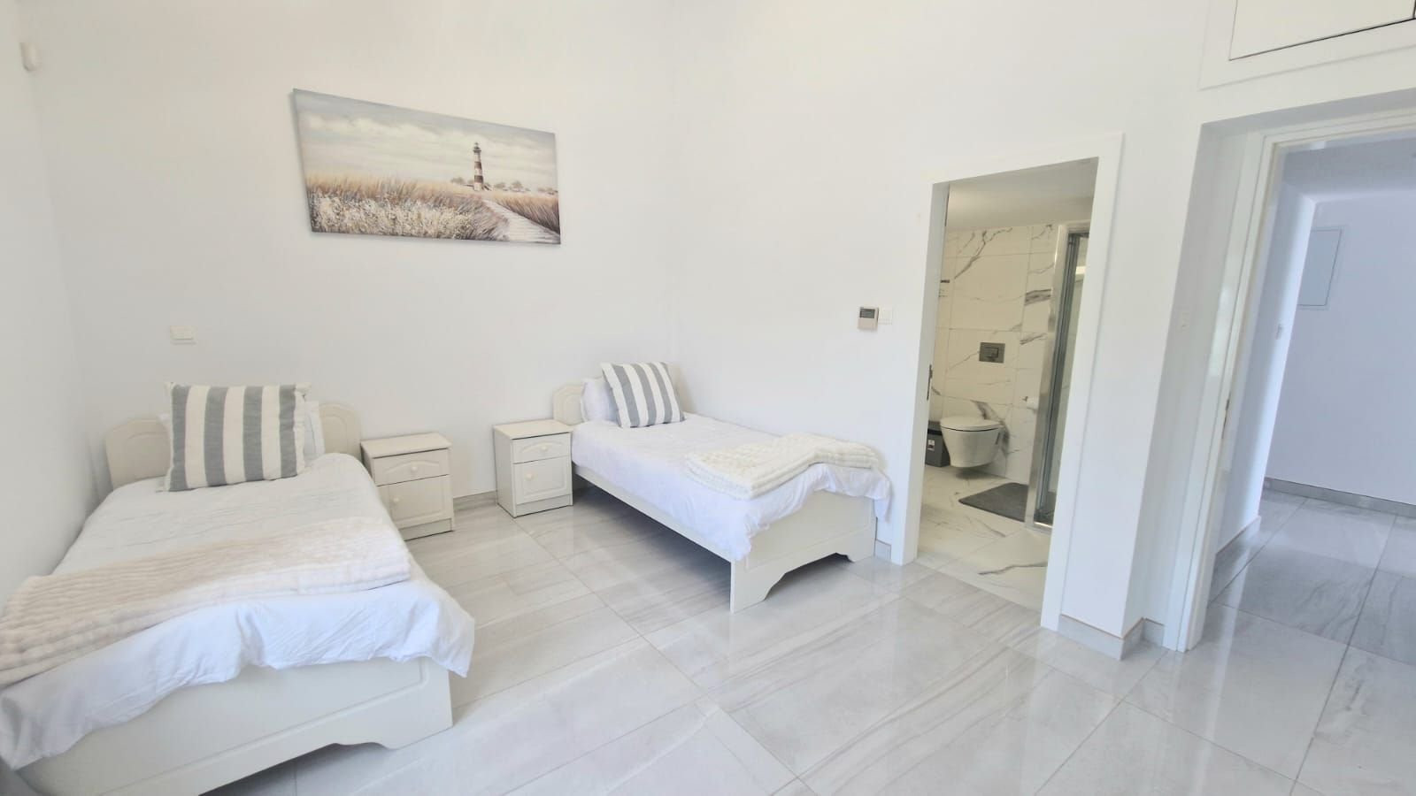 Mieszkanie 4 pokoi 244 m² Peyia, Cypr