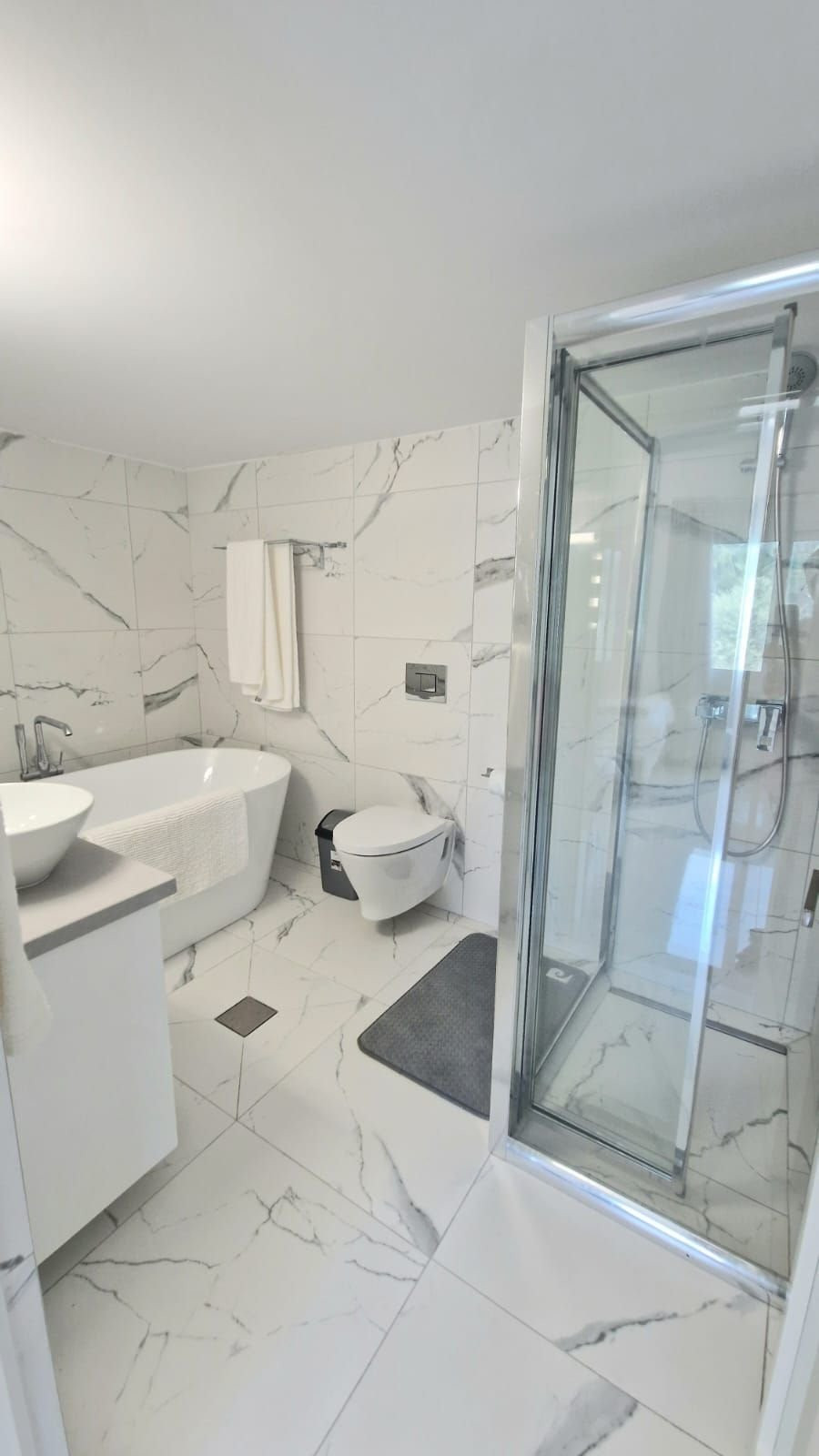 Mieszkanie 4 pokoi 244 m² Peyia, Cypr