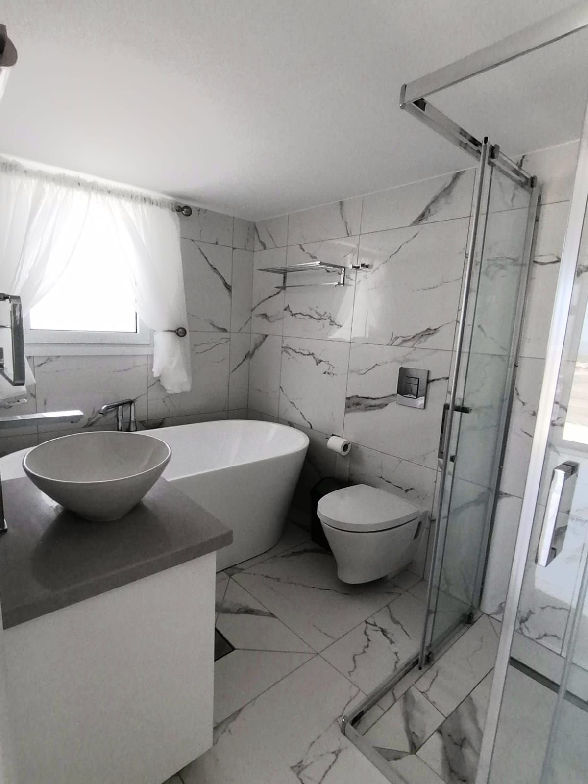 Mieszkanie 4 pokoi 244 m² Peyia, Cypr