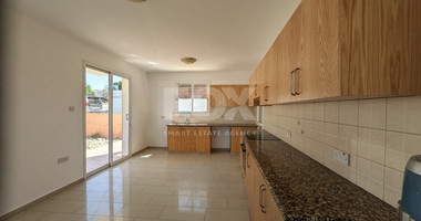 Modern Villa with Three Bedrooms for sale in Chlorakas