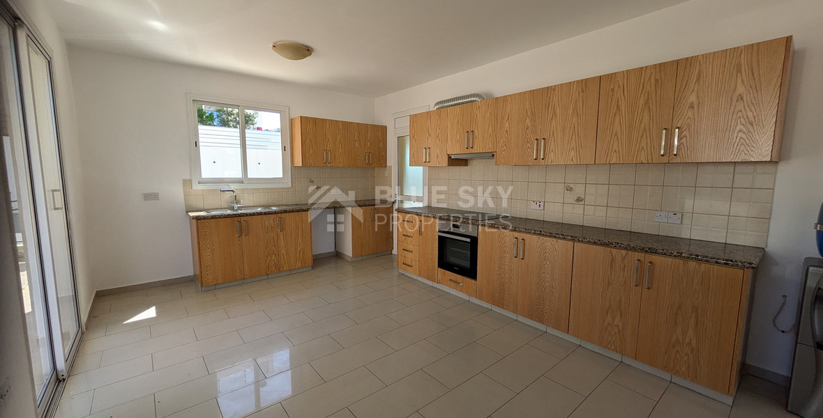 Modern Villa with Three Bedrooms for sale in Chlorakas