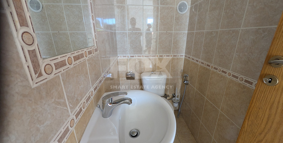 Modern Villa with Three Bedrooms for sale in Chlorakas