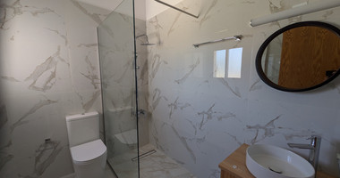 Modern Villa with Three Bedrooms for sale in Chlorakas