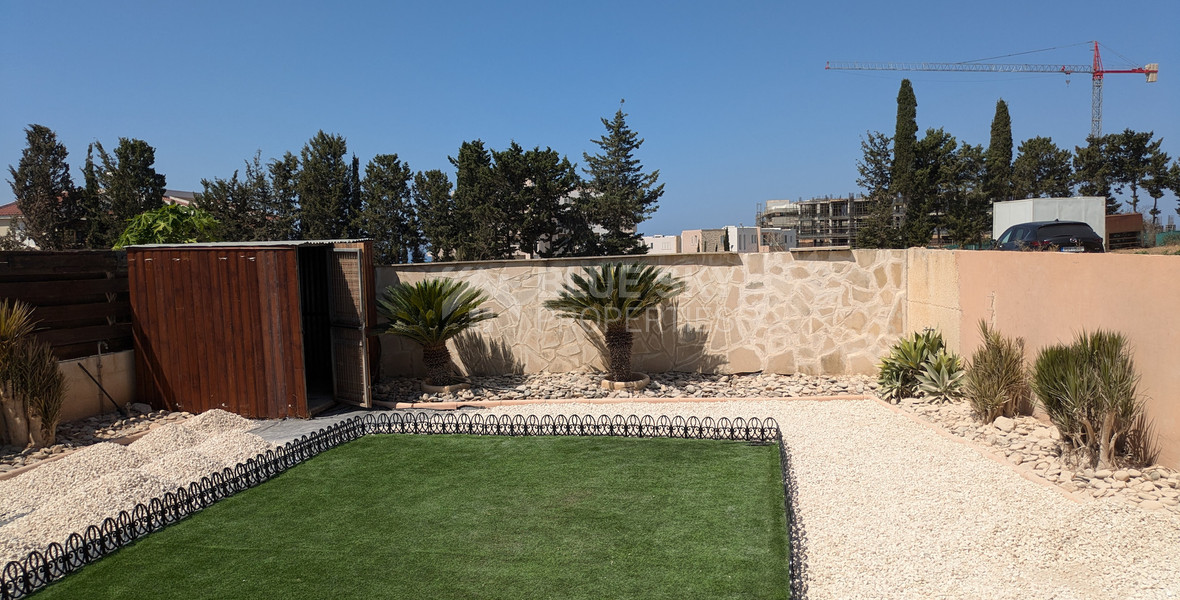 Modern Villa with Three Bedrooms for sale in Chlorakas