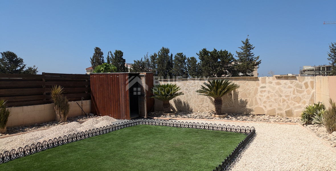 Modern Villa with Three Bedrooms for sale in Chlorakas