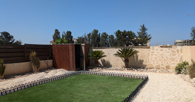 Modern Villa with Three Bedrooms for sale in Chlorakas