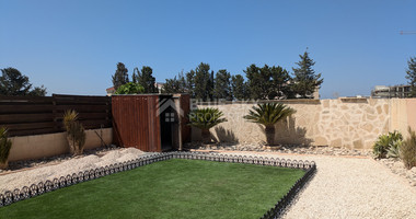 Modern Villa with Three Bedrooms for sale in Chlorakas