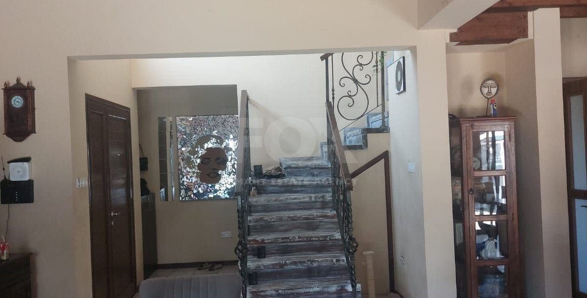 Four bedroom house with swimming pool for rent in Trachoni, Limassol