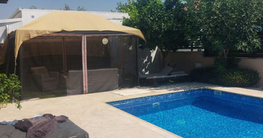 Four bedroom house with swimming pool for rent in Trachoni, Limassol