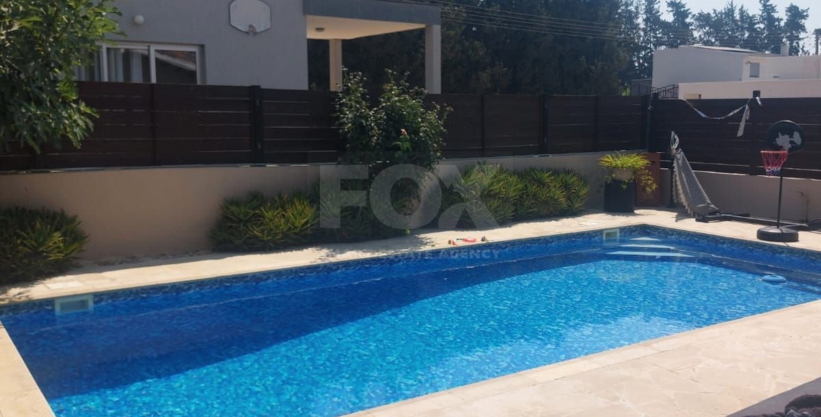 Four bedroom house with swimming pool for rent in Trachoni, Limassol