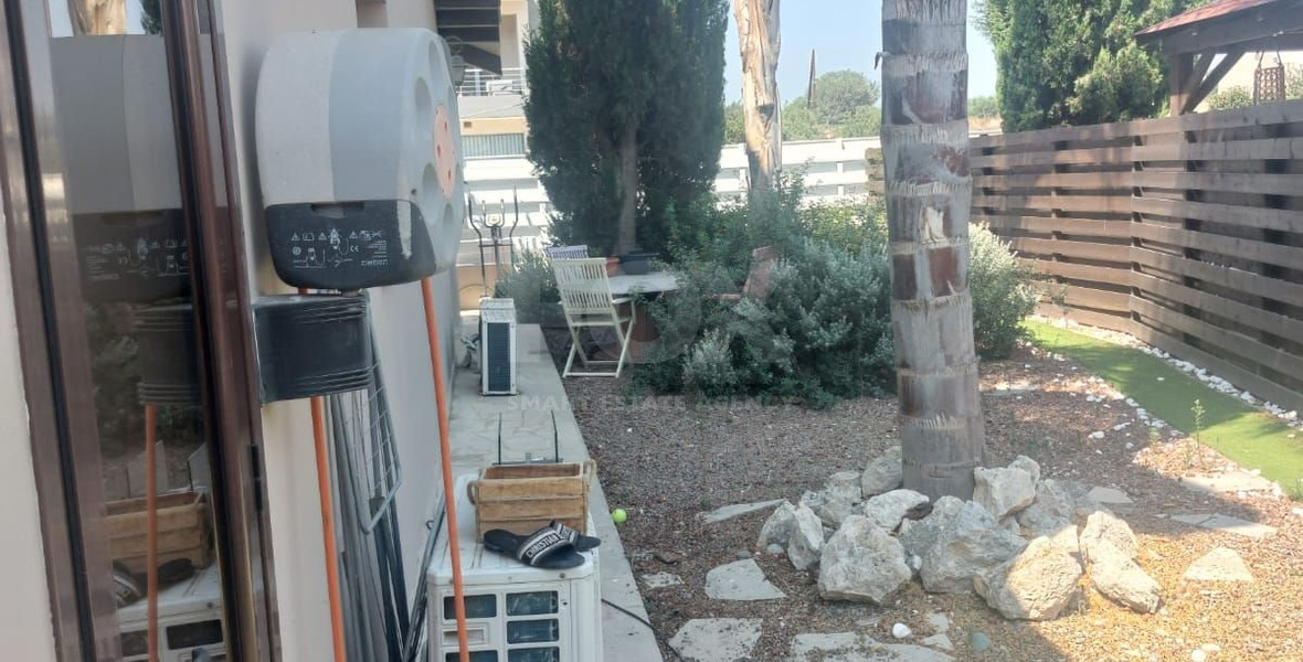 Four bedroom house with swimming pool for rent in Trachoni, Limassol