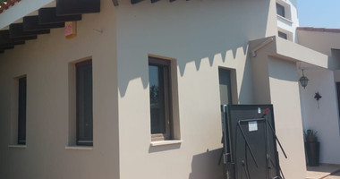 Four bedroom house with swimming pool for rent in Trachoni, Limassol