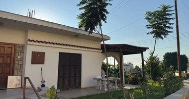 For sale, a three-bedroom bungalow in the Chloraka community in the Paphos district.