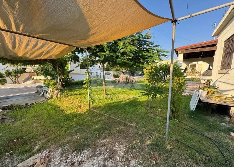 For Sale: Spacious Three Bedroom Bungalow in Peaceful Chlorakas