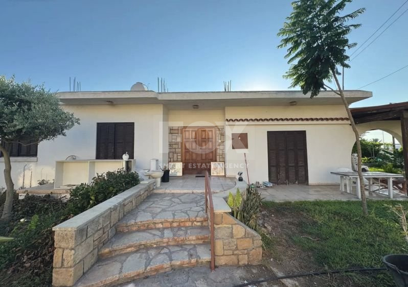 For Sale: Spacious Three Bedroom Bungalow in Peaceful Chlorakas