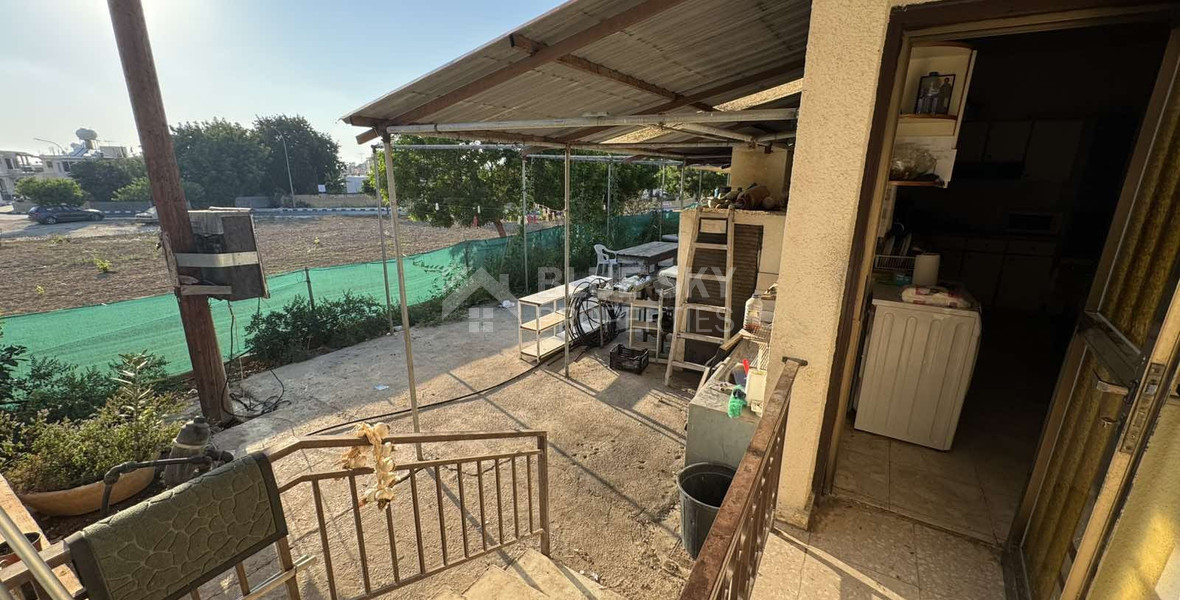 For sale, a three-bedroom bungalow in the Chloraka community in the Paphos district.