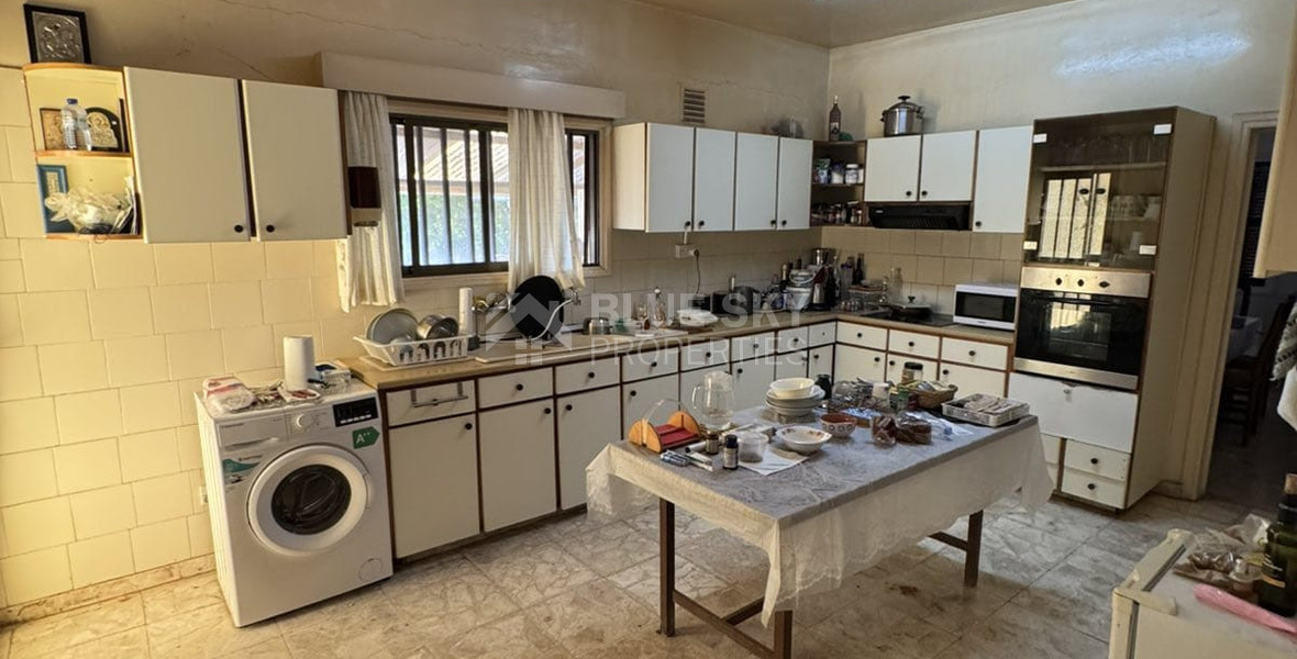 For sale, a three-bedroom bungalow in the Chloraka community in the Paphos district.