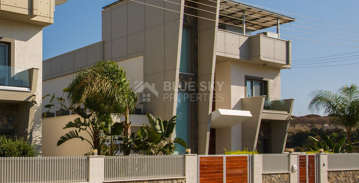 Modern Four -Bedroom Villa for rent in Agios Tychon – Prime Coastal Living