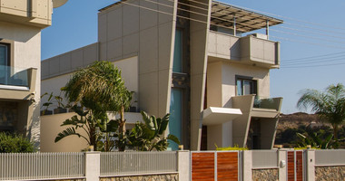 Modern Four -Bedroom Villa for rent in Agios Tychon – Prime Coastal Living