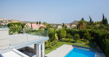 Modern Four -Bedroom Villa for rent in Agios Tychon – Prime Coastal Living