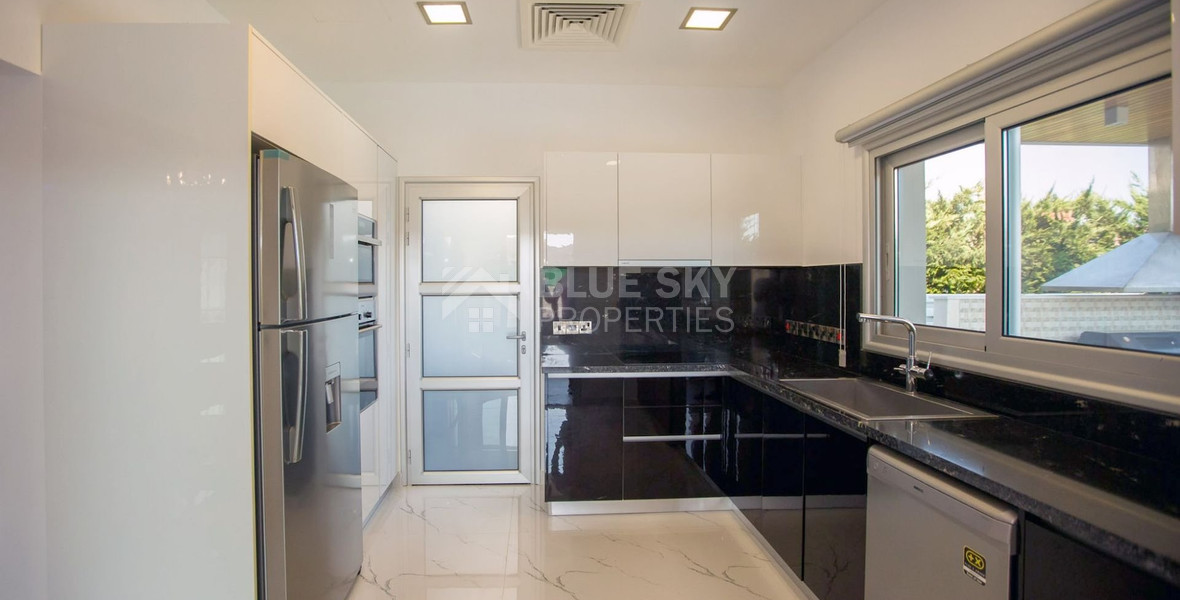 Modern Four -Bedroom Villa for rent in Agios Tychon – Prime Coastal Living