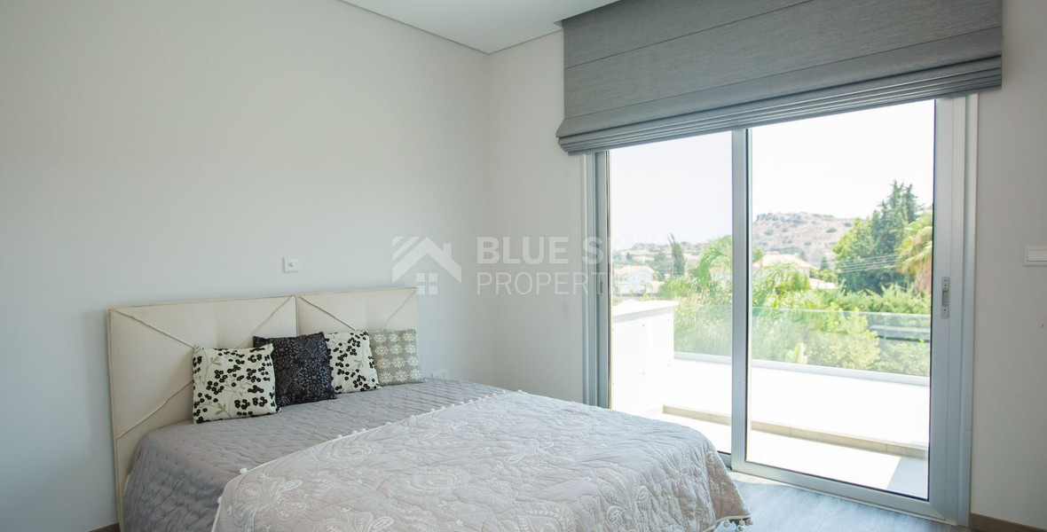 Modern Four -Bedroom Villa for rent in Agios Tychon – Prime Coastal Living
