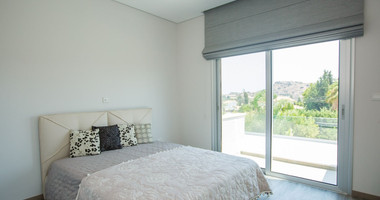 Modern Four -Bedroom Villa for rent in Agios Tychon – Prime Coastal Living