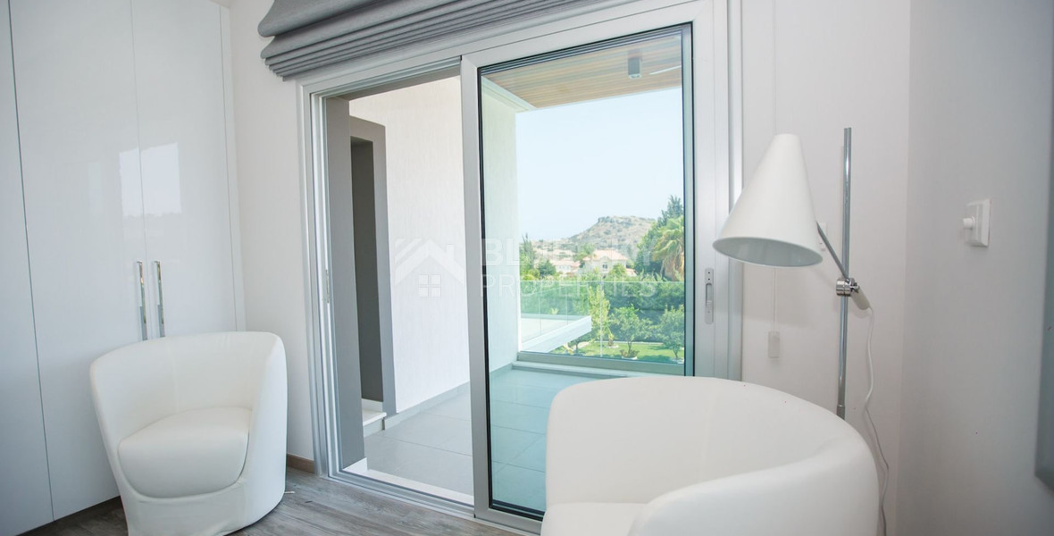 Modern Four -Bedroom Villa for rent in Agios Tychon – Prime Coastal Living