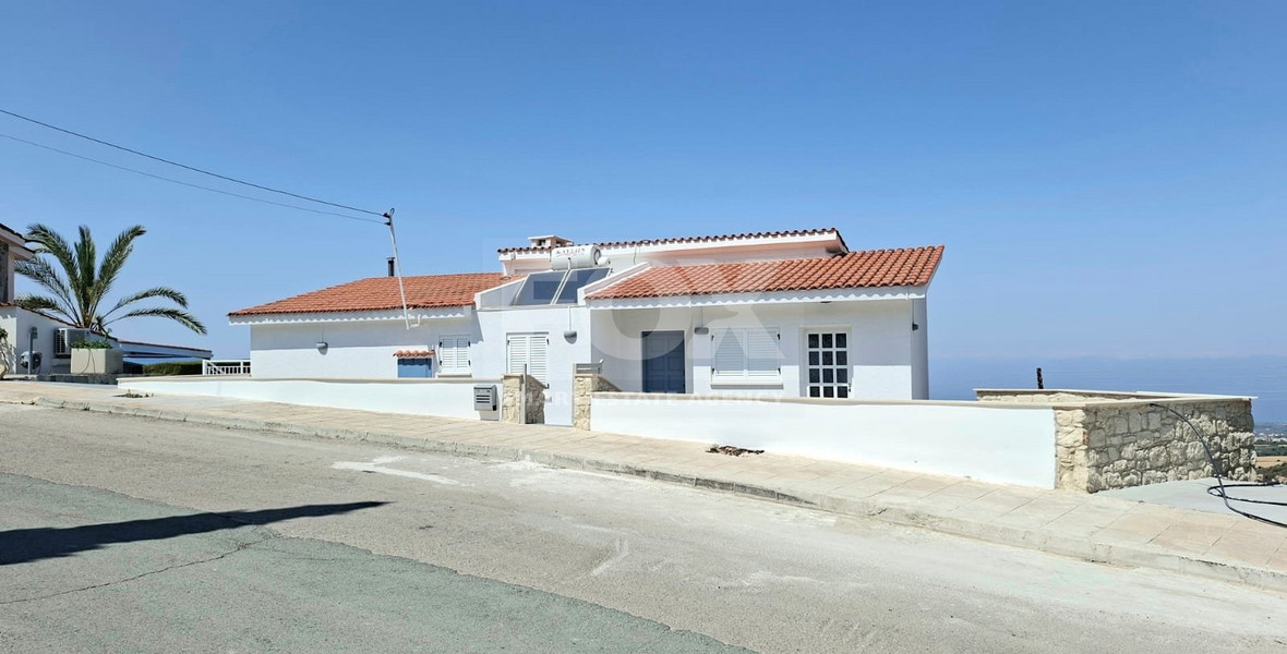 Three bedroom detached house for rent  in Tsada, Paphos