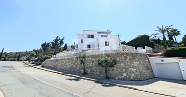 Three bedroom detached house for rent  in Tsada, Paphos