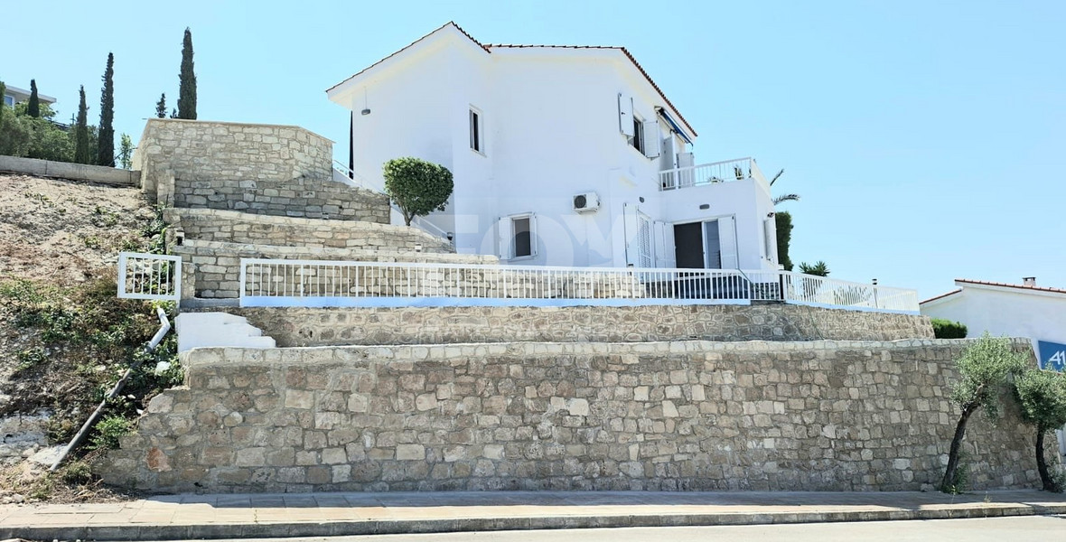 Three bedroom detached house for rent  in Tsada, Paphos
